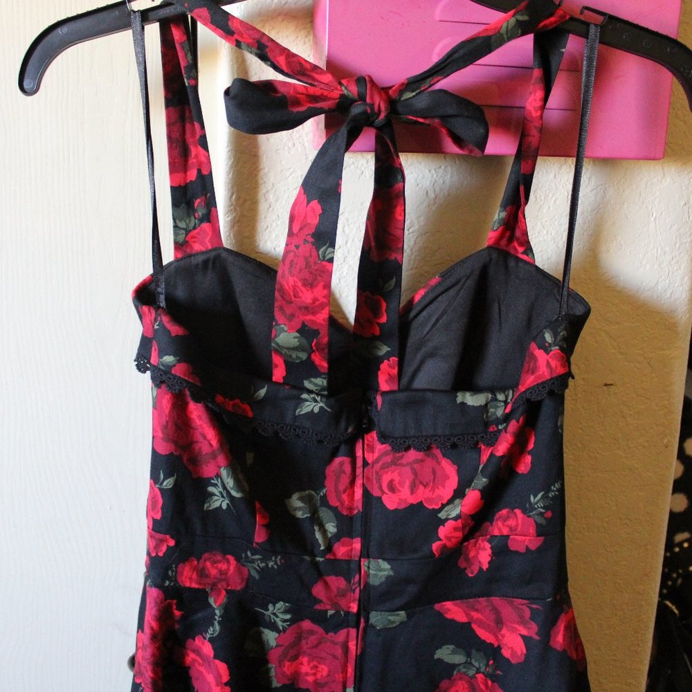 HOTTOPIC ROSE HALTER DRESS - Picture 2 of 6